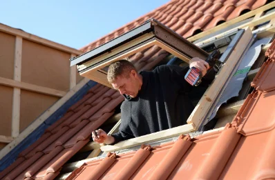 Pose de fenêtres de toit Velux aux Hermaux